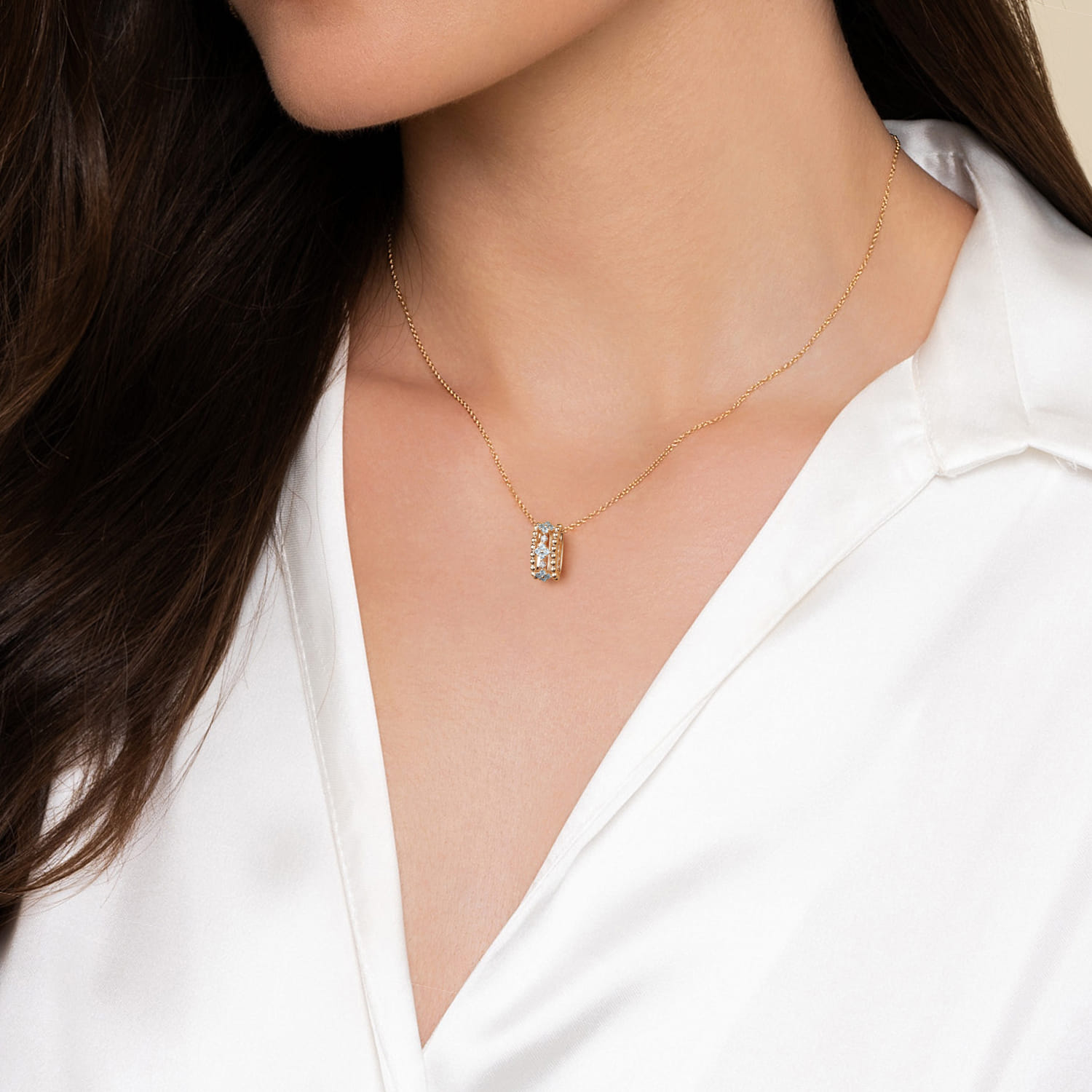 14K Clover Pendant Necklace - 0.02 ct - Shot 3