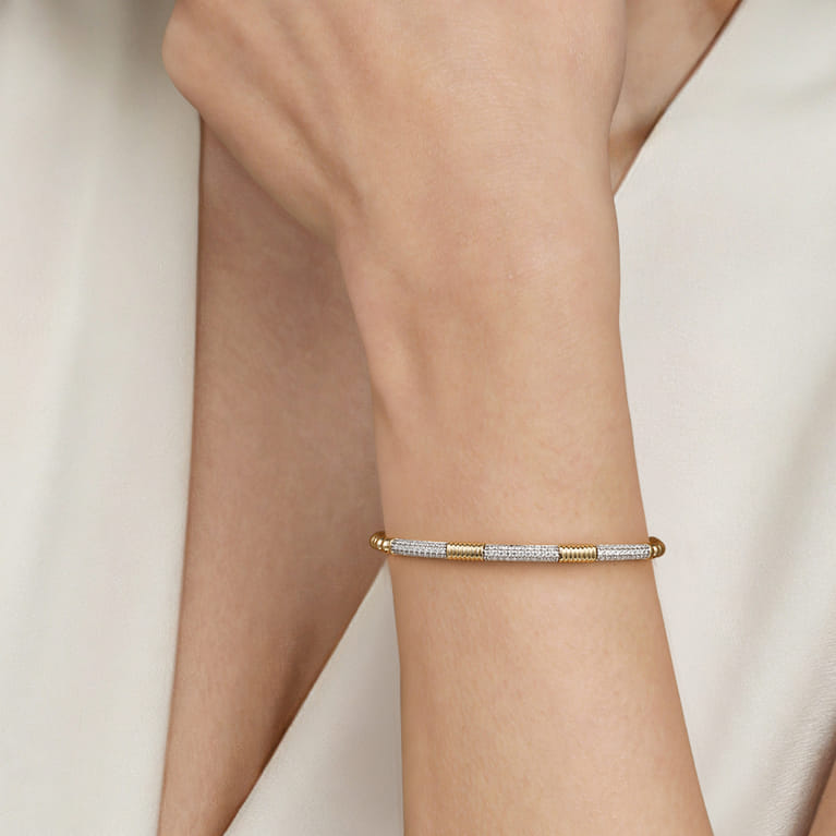 14K Mix of White and Yellow Gold Diamond Bangle - 0.5 ct - Shot 4