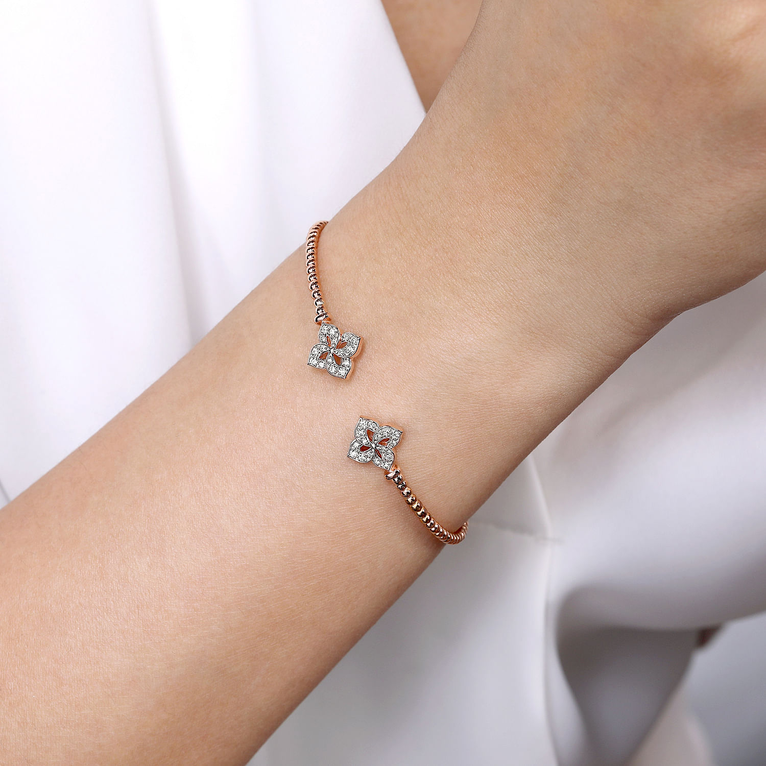 14K Rose Gold Open Bangle with Diamond Flowers - 0.23 ct - Shot 4