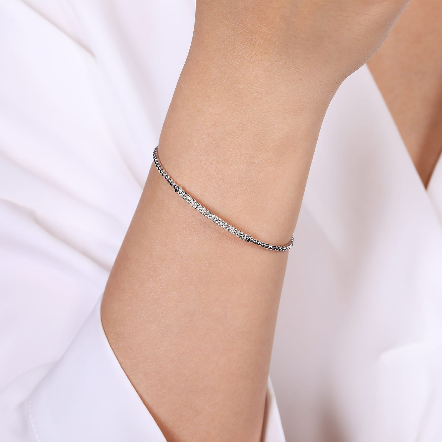 14K White Gold Bujukan Diamond Bar Split Bangle - 0.31 ct - Shot 4