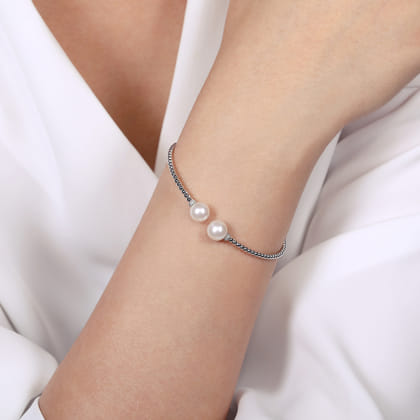 14K White Gold Bujukan Diamond and Pearl Split Bangle