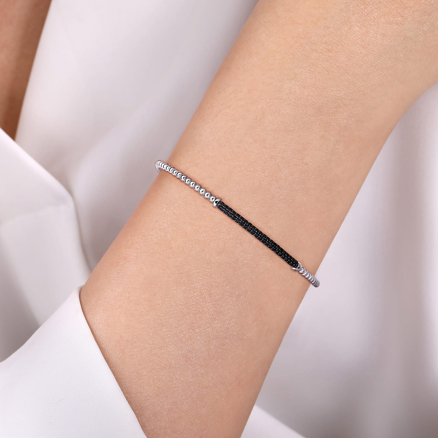 14K White Gold Bujukan Split Cuff Bracelet with Black Diamond Pave Bar - 0.4 ct - Shot 4