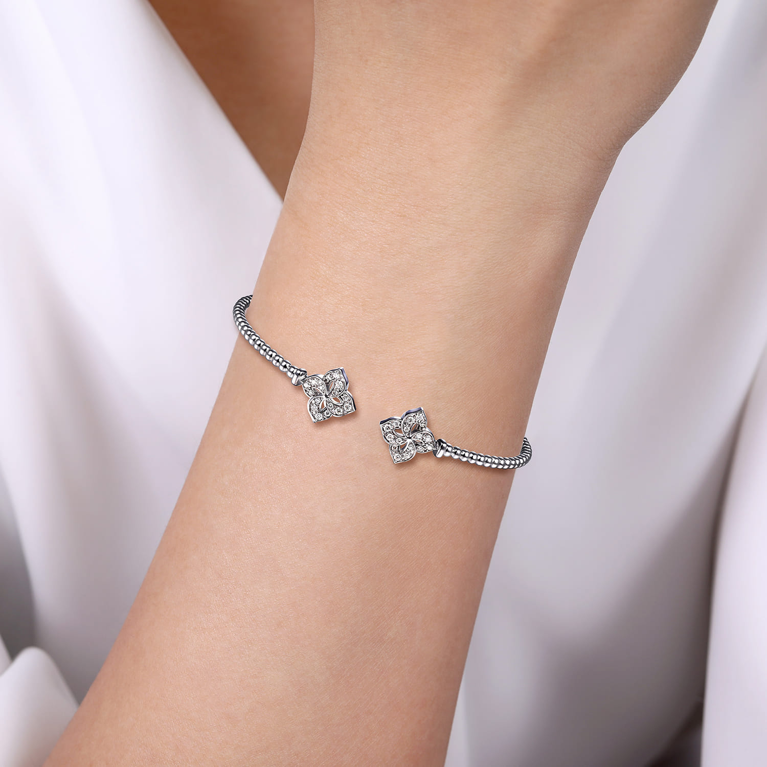 14K White Gold Bujukan Split Cuff Bracelet with Diamond Flower Caps - 0.21 ct - Shot 4