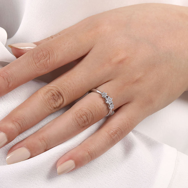 14K White Gold Cluster Diamond Floral Ring