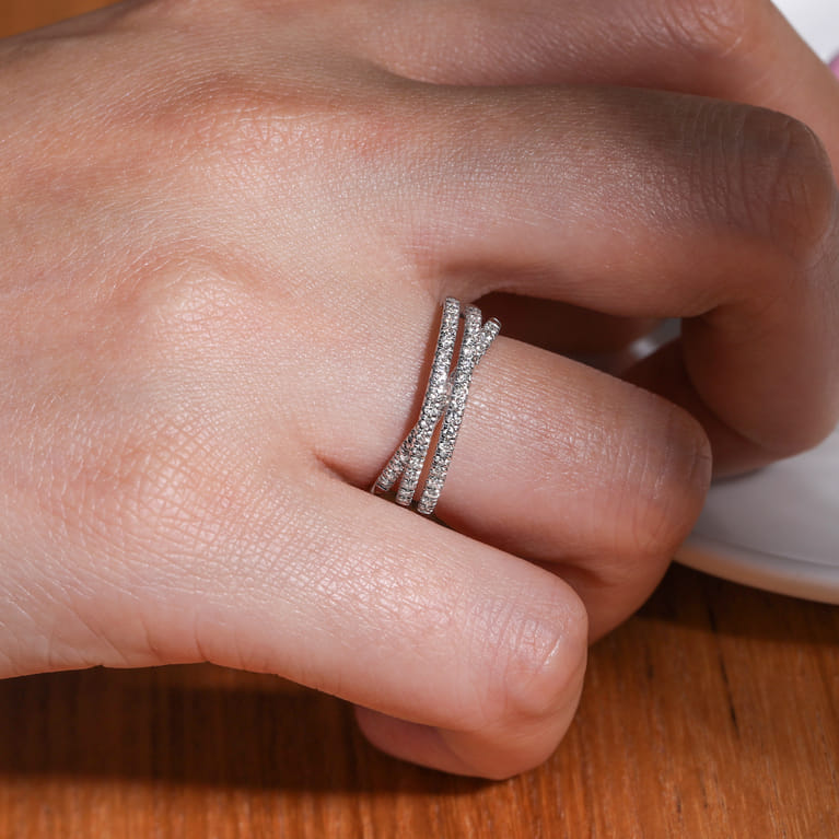 14K White Gold Criss Crossing Diamond Ring - 0.4 ct - Shot 5