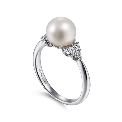 14K White Gold Cultured Pearl and Diamond Cluster Ring - 0.18 ct - Shot 3