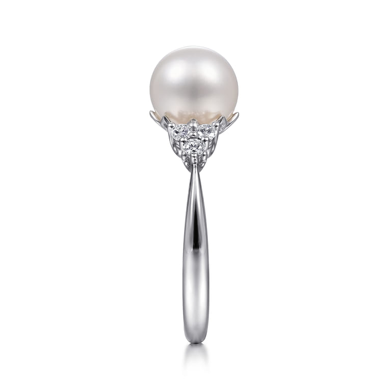 14K White Gold Cultured Pearl and Diamond Cluster Ring - 0.18 ct - Shot 4