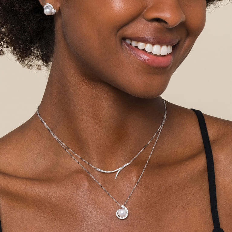 14K White Gold Curved Bypass Bar Necklace with Diamonds - 0.24 ct - Shot 4