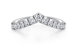 14K White Gold Curved V Diamond Wedding Band