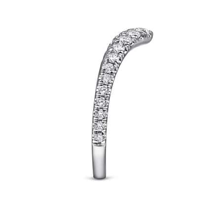 14K White Gold Curved V Diamond Wedding Band