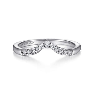 14K White Gold Curved V Diamond Wedding Band