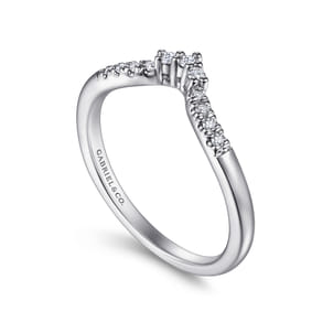14K White Gold Curved V Diamond Wedding Band