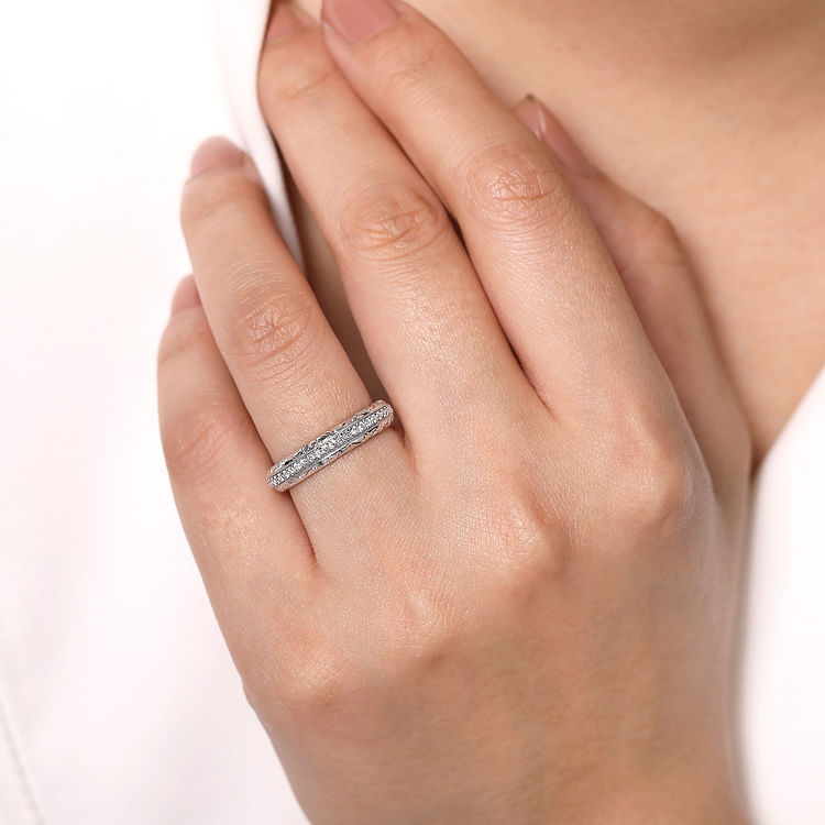 14K White Gold Diamond Anniversary Band with Engraved Frame