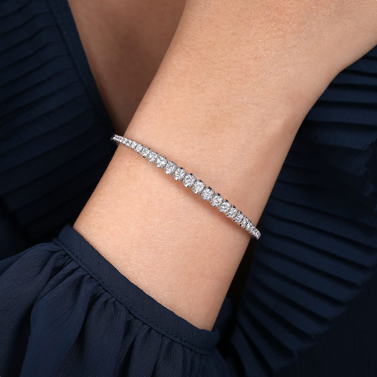14K White Gold Diamond Bangle - 2.05 ct - Shot 4