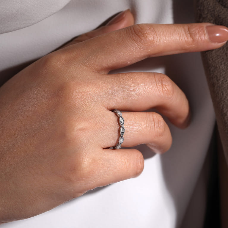 14K White Gold Diamond Bujukan Marquise Station Ring - 0.11 ct - Shot 5