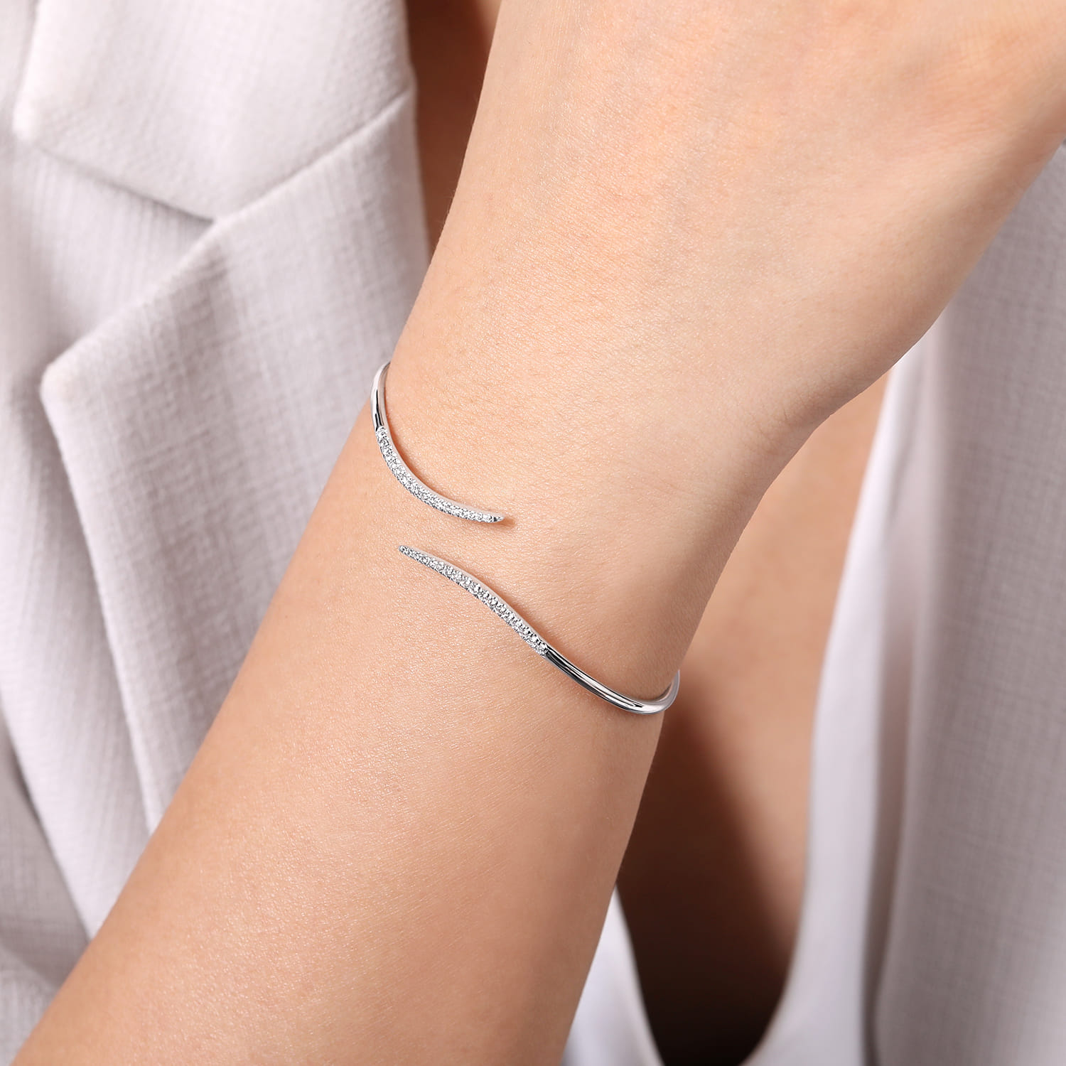 14K White Gold Diamond Bypass Open Bangle Bracelet - 0.3 ct - Shot 4