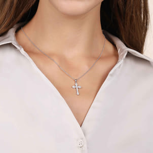 14K White Gold Diamond Cross Pendant Necklace