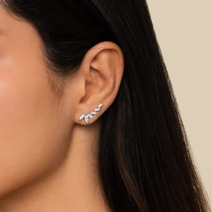 14K White Gold Diamond Graduating Marquise Shape Stud Earrings