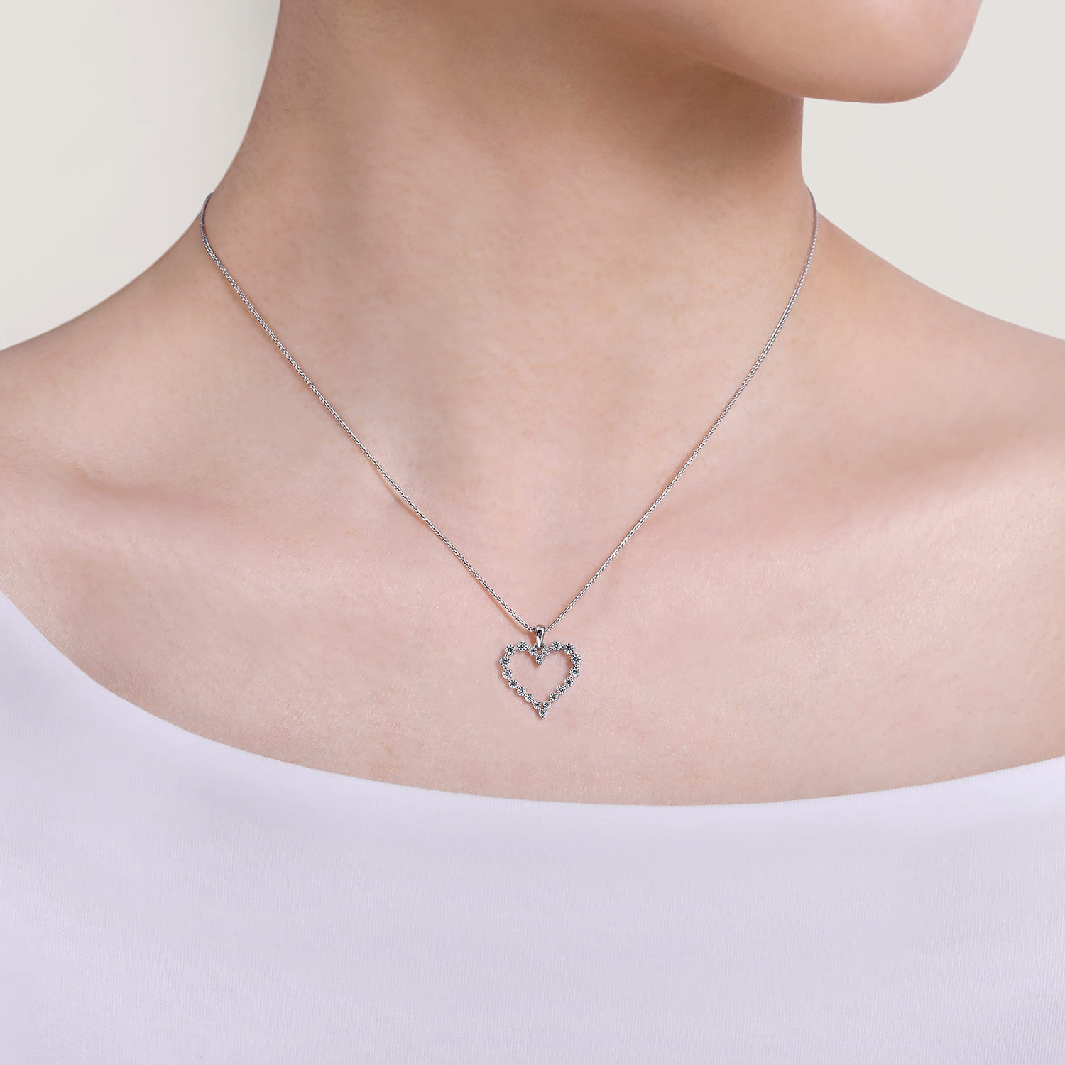 14K White Gold Diamond Heart Pendant Necklace - 0.5 ct - Shot 3