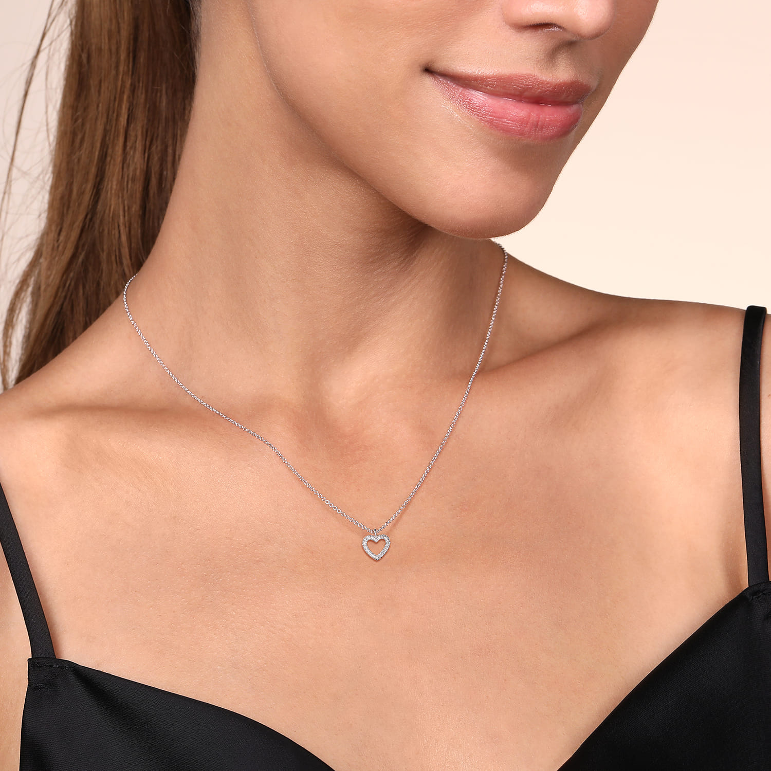 14K White Gold Diamond Heart Pendant Necklace - 0.07 ct - Shot 3