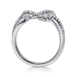 14K White Gold Diamond Interlocking Link Ring