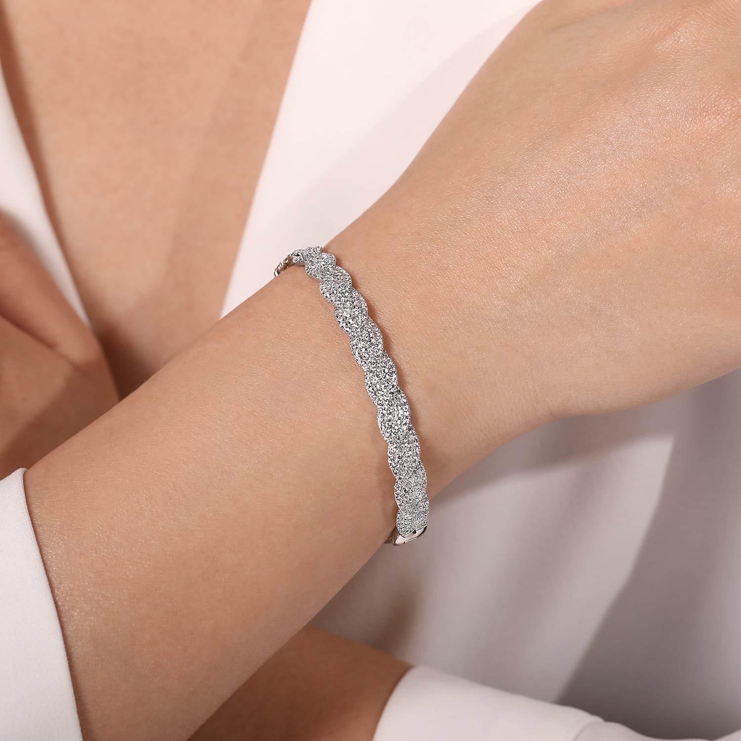 14K White Gold Diamond Pave Braided Bangle - 2.35 ct - Shot 4