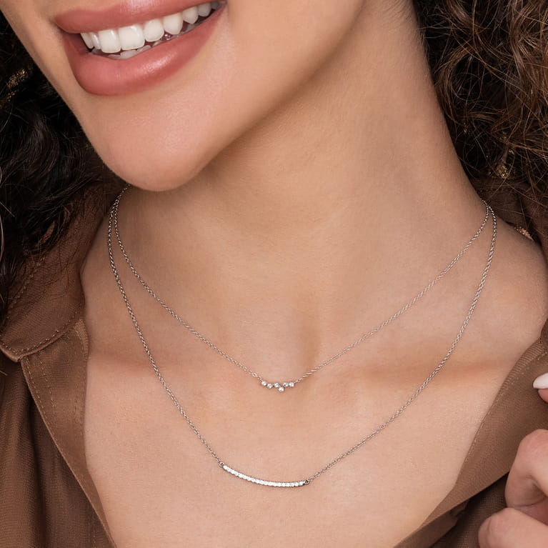 14K White Gold Diamond Pave Curved Bar Necklace - 0.19 ct - Shot 4