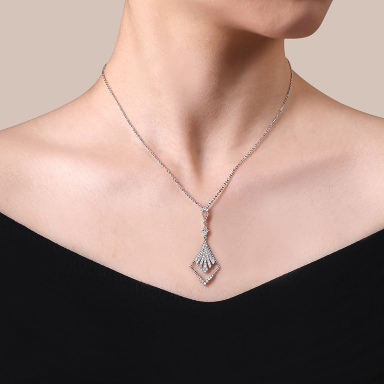 14K White Gold Diamond Rhombus Pendant Necklace - 0.5 ct - Shot 3