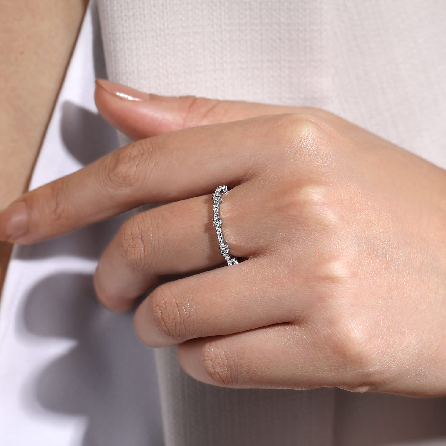 14K White Gold Diamond Station Stackable Ring - 0.3 ct - Shot 5