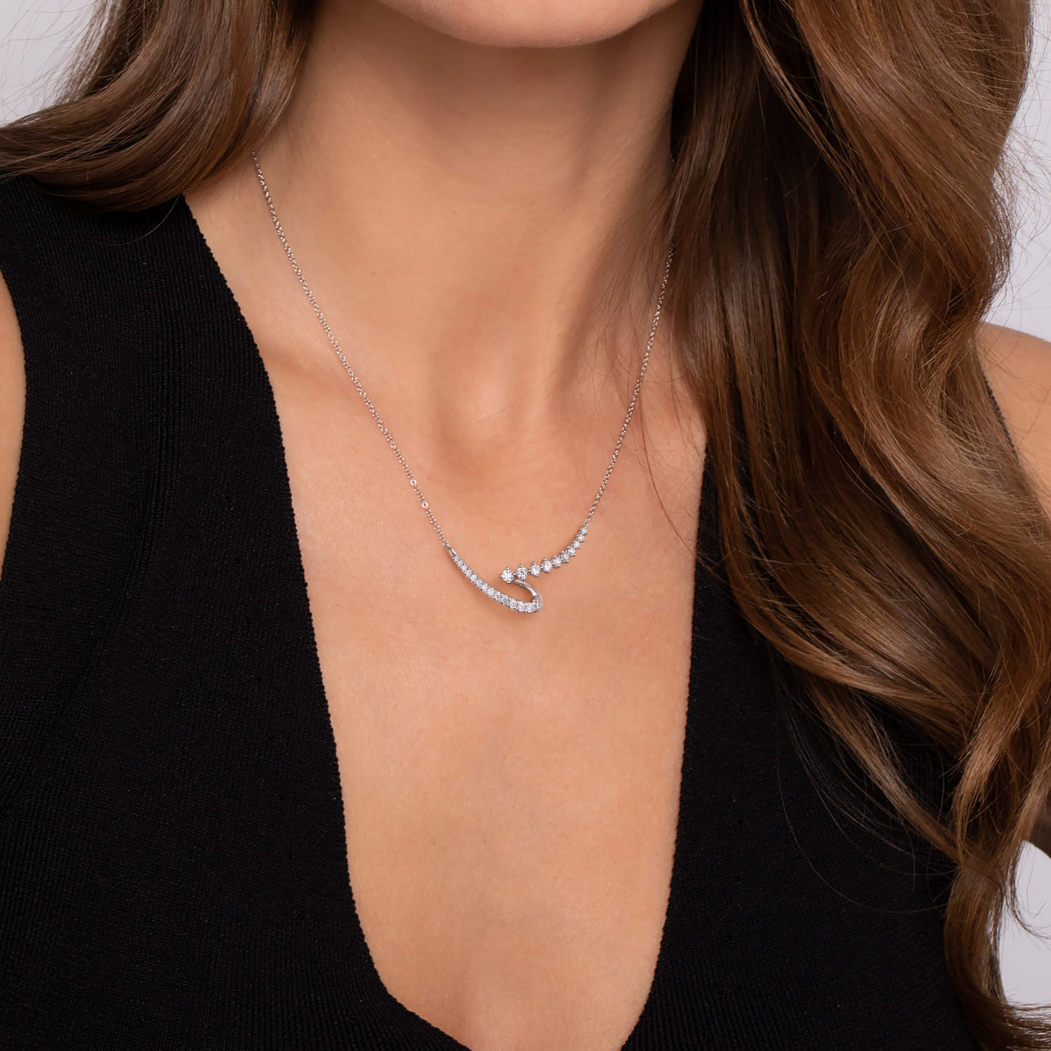 14K White Gold Diamond Swirled Spike Bar Necklace - 0.5 ct - Shot 3