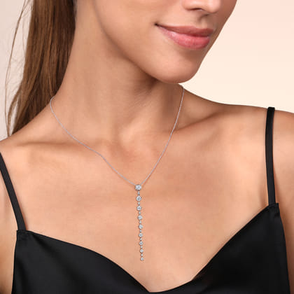 14K White Gold Diamond Vertical Bar Necklace　