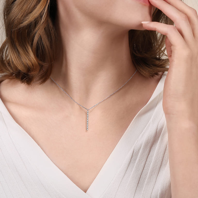 14K White Gold Diamond Vertical Bar Y Pendant Necklace - 0.25 ct - Shot 3