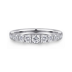 14K White Gold Diamond Wedding Band