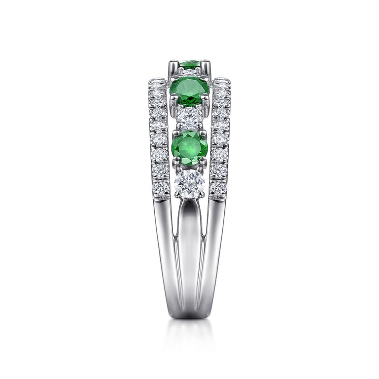 14K White Gold Diamond and Emerald Ladies Ring - 0.6 ct - Shot 4