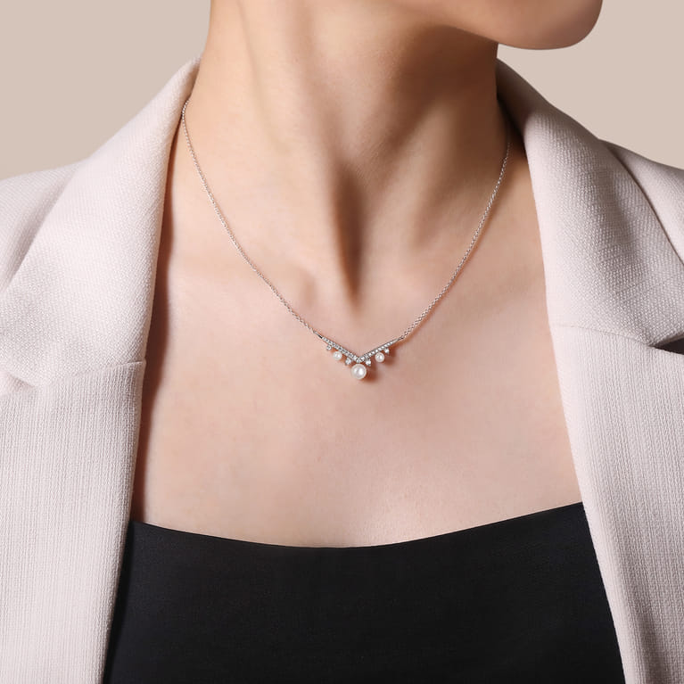 14K White Gold Diamond and Pearl Chevron Necklace - 0.25 ct - Shot 3