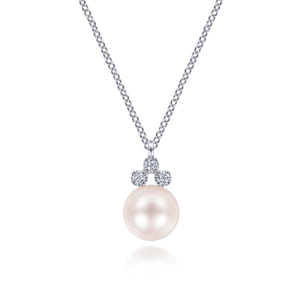 14K White Gold Diamond and Pearl Pendant Necklace