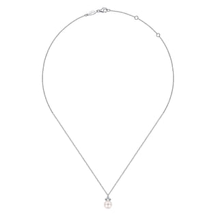 14K-White-Gold-Diamond-and-Pearl-Pendant-Necklace2