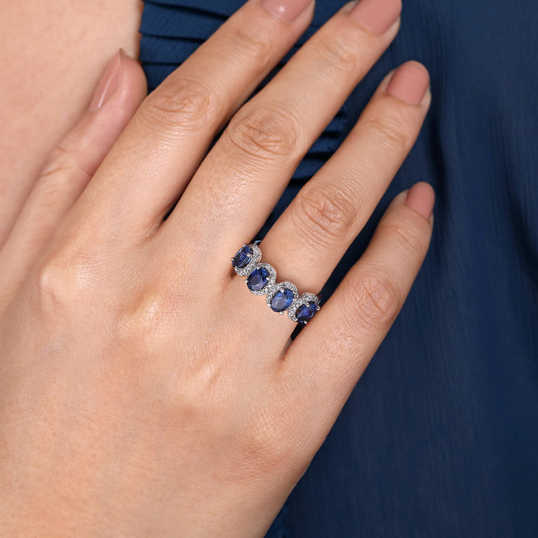 14K White Gold Diamond and Sapphire Oval Halo Ring - 0.3 ct - Shot 5