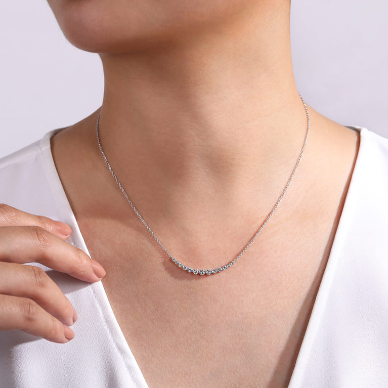 14K White Gold Graduated Round Diamond Curved Bar Necklace - 0.75 ct - Shot 3