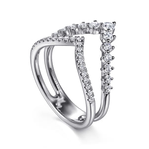 14K White Gold Graduating Diamond Chevron Ring