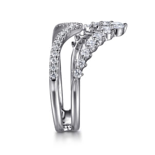 14K White Gold Graduating Diamond Chevron Ring