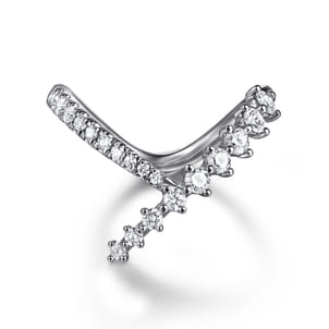 14K White Gold Graduating Diamond Chevron Ring