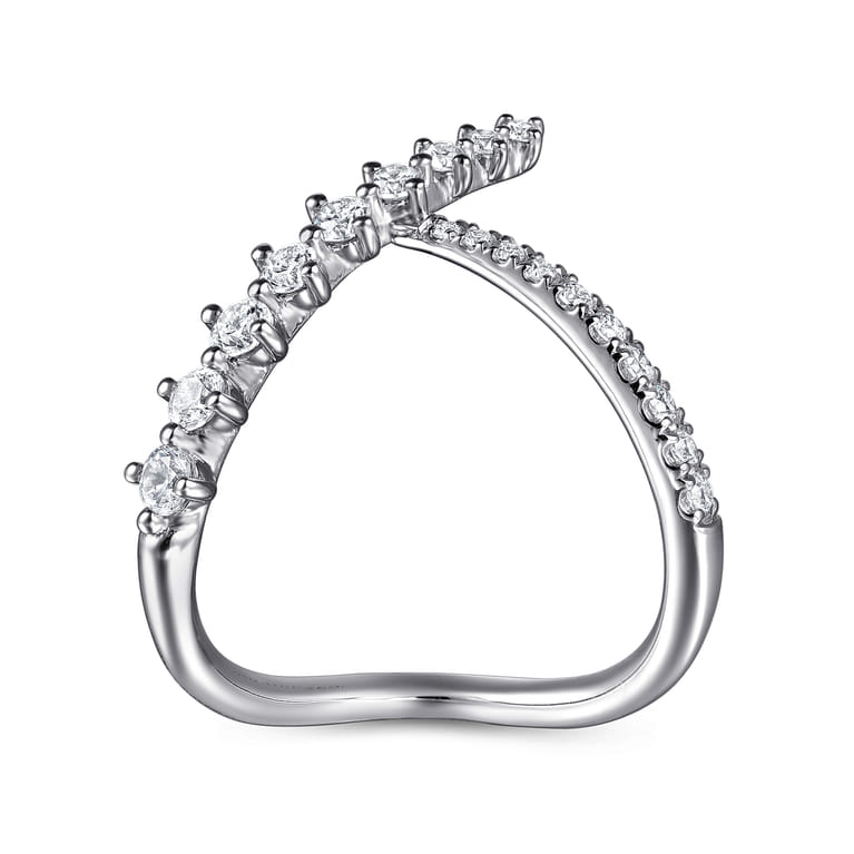 14K White Gold Graduating Diamond Chevron Ring - 0.5 ct - Shot 2