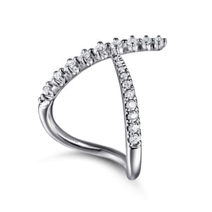14K White Gold Graduating Diamond Chevron Ring