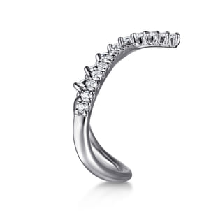 14K White Gold Graduating Diamond Chevron Ring