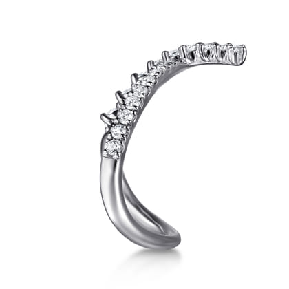14K White Gold Graduating Diamond Chevron Ring