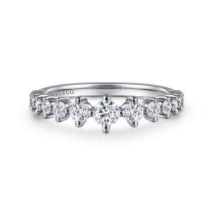 14K White Gold Graduating Diamond Classic Ladies Ring
