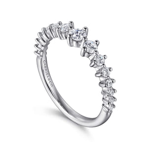 14K White Gold Graduating Diamond Classic Ladies Ring