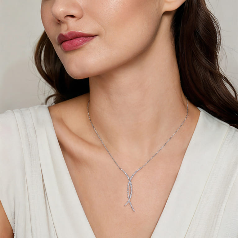 14K White Gold Graduating Diamond Pendant Necklace - 0.75 ct - Shot 4
