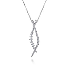 14K White Gold Graduating Diamond Pendant Necklace
